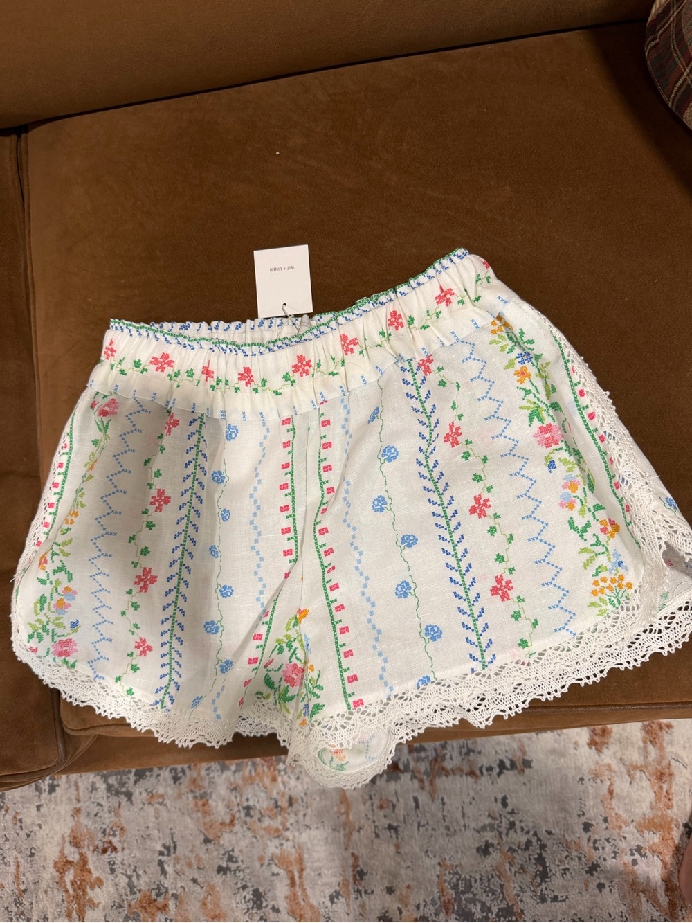 ZARA White Floral Embroidered Women's Shorts with Lace Trim